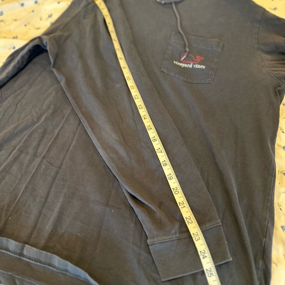 Vineyard Vines Sz: XL Gray Long Sleeve American Flag Whale Logo Top w/Pocket. - Picture 6 of 11